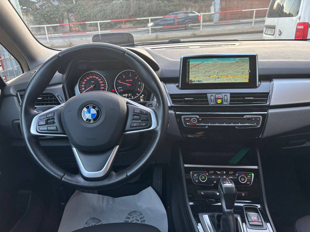 BMW 218 218d-110KW/2017/1MAJ-AT-SERVIS