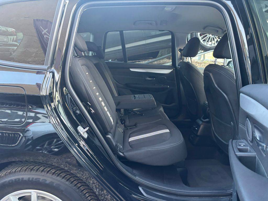 BMW 218 218d-110KW/2017/1MAJ-AT-SERVIS
