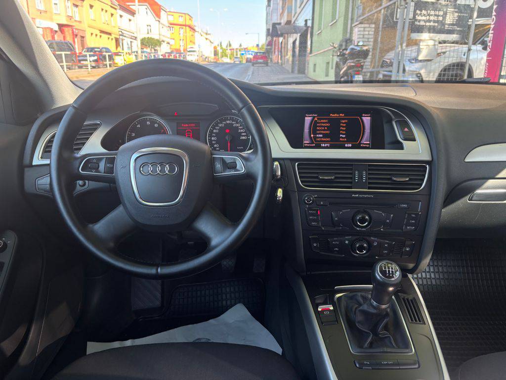 Audi A4 1.8TSi/2010/S.KNIHA-MAN6-2.MAJ