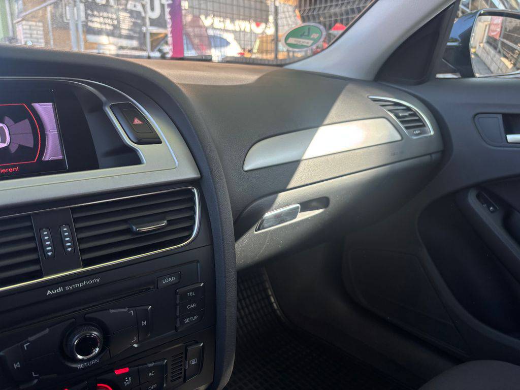 Audi A4 1.8TSi/2010/S.KNIHA-MAN6-2.MAJ