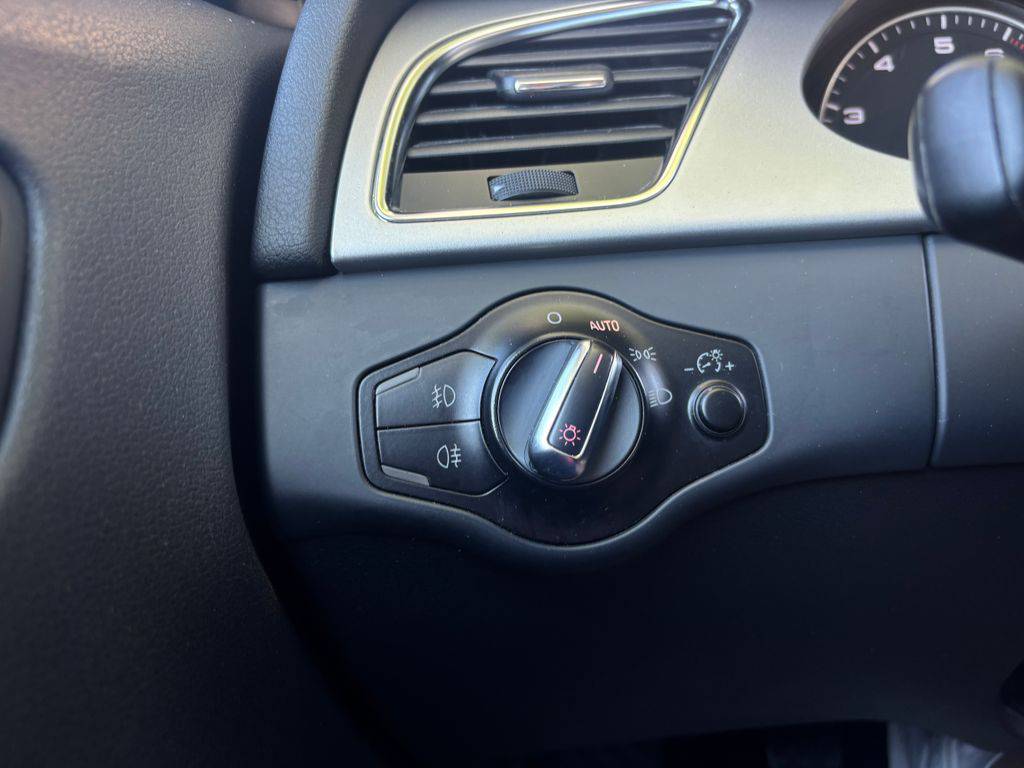 Audi A4 1.8TSi/2010/S.KNIHA-MAN6-2.MAJ