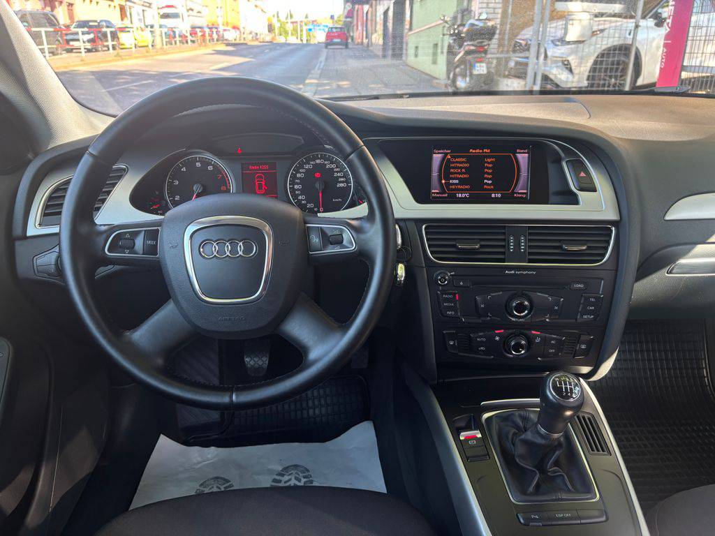 Audi A4 1.8TSi/2010/S.KNIHA-MAN6-2.MAJ