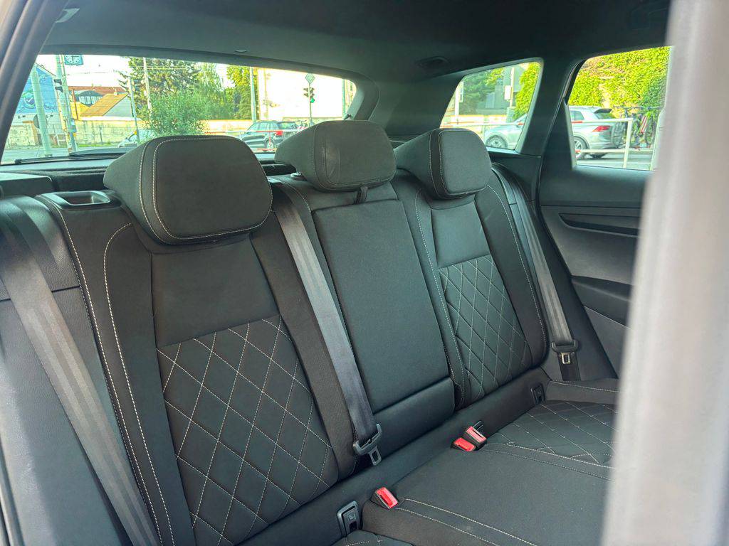Škoda Karoq 2.0TDI.Sportline.MAN6.TAŽNÉ.ZÁRUKA12