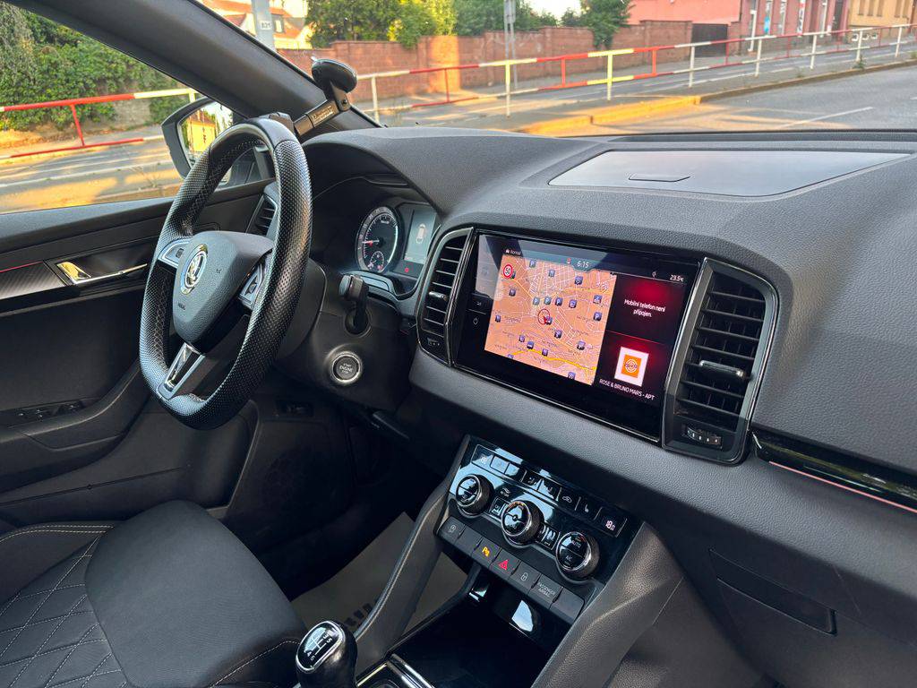 Škoda Karoq 2.0TDI.Sportline.MAN6.TAŽNÉ.ZÁRUKA12