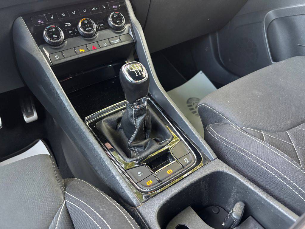 Škoda Karoq 2.0TDI.Sportline.MAN6.TAŽNÉ.ZÁRUKA12