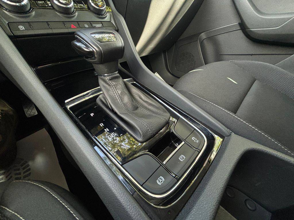 Škoda Karoq 2.0TDi-DSG/2023/ČR.DPH.1MAJ-ZÁ