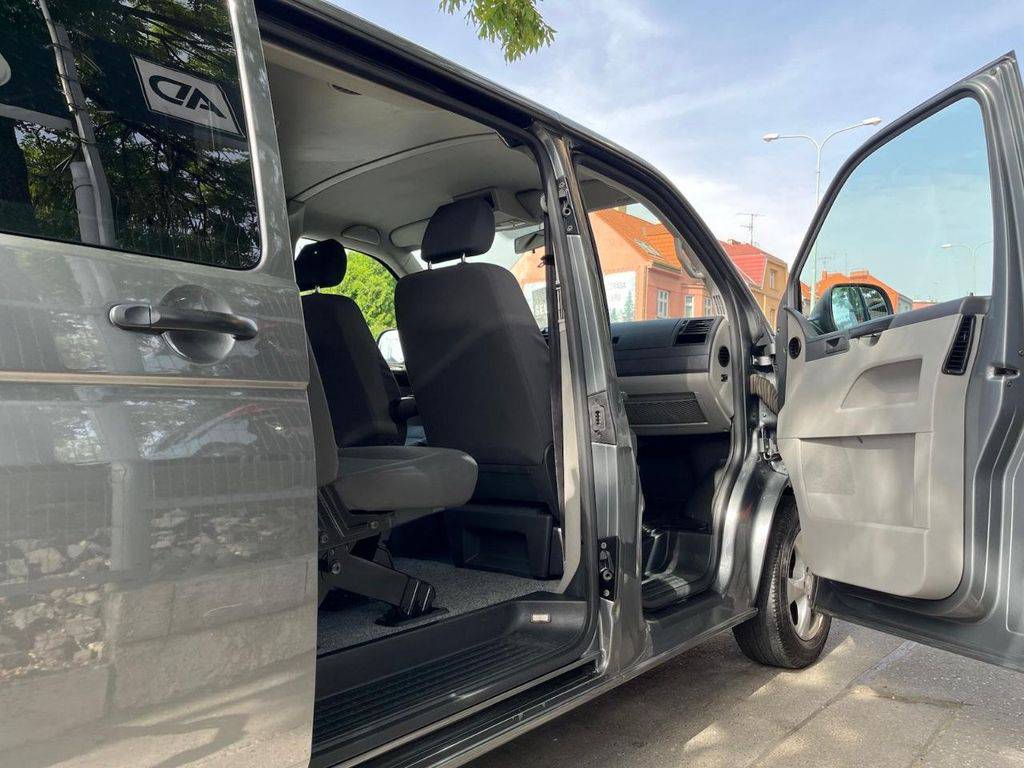 Volkswagen T5 Transporter 2.0TDI/103kW2010/CZ/8MÍST/1.MA