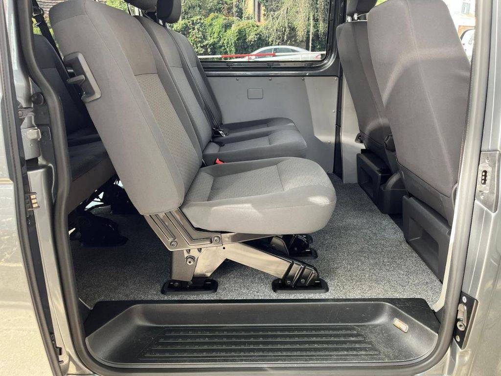 Volkswagen T5 Transporter 2.0TDI/103kW2010/CZ/8MÍST/1.MA