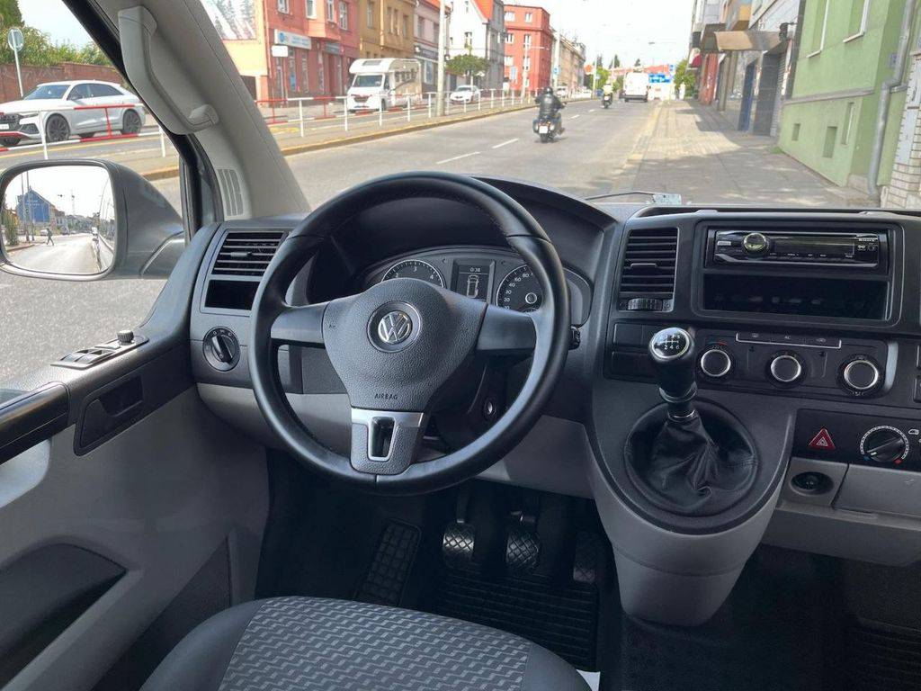 Volkswagen T5 Transporter 2.0TDI/103kW2010/CZ/8MÍST/1.MA