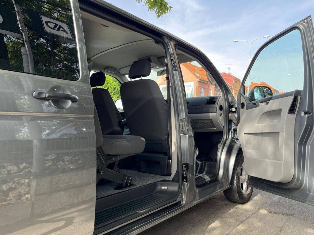 Volkswagen T5 Transporter 2.0TDI/103kW2010/CZ/8MÍST/1.MA