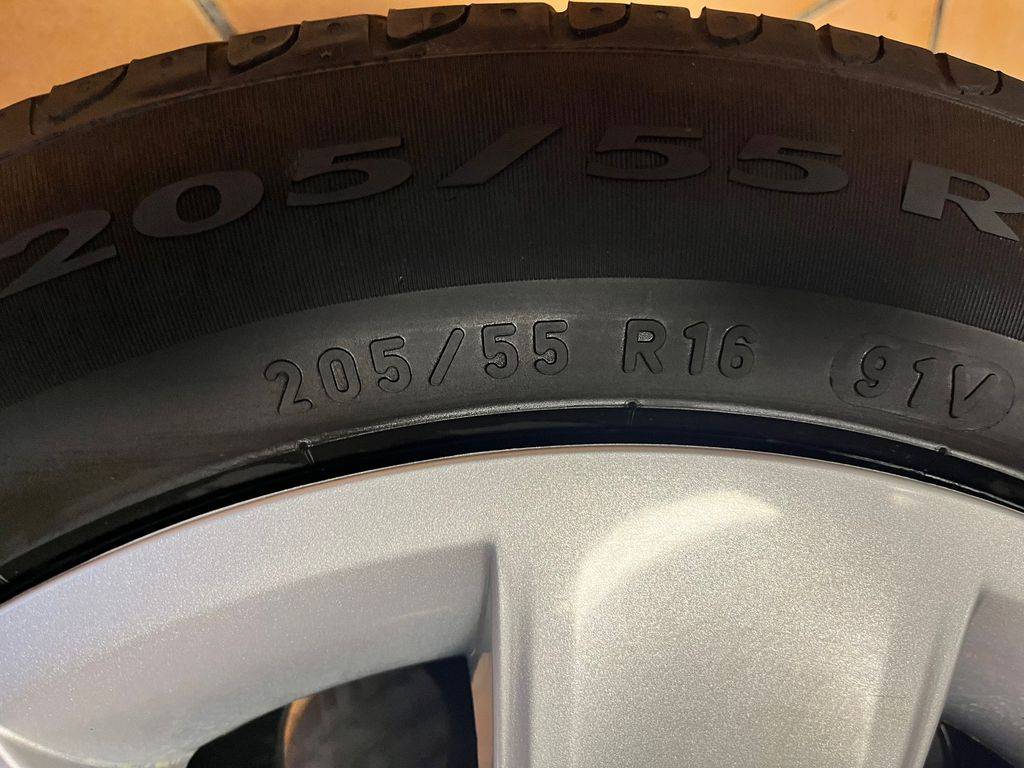 BMW 320 BMW plech. disk s poklicemi 5X120