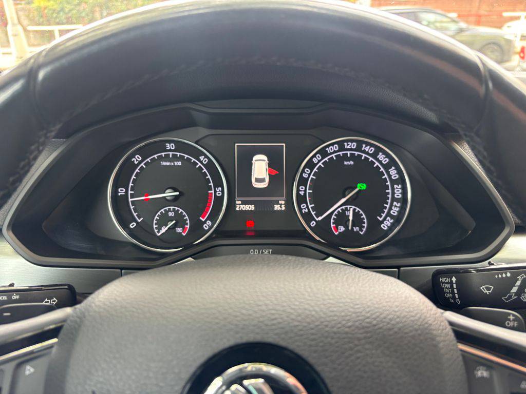 Škoda Superb 2.0TDI-110KW.DSG.TAŽNÉ-ZÁRUKA 12