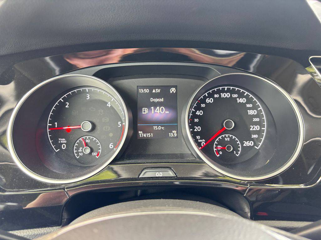 Volkswagen Touran 2.0TDi/2017/7MÍST.MAN6.110KW-Z